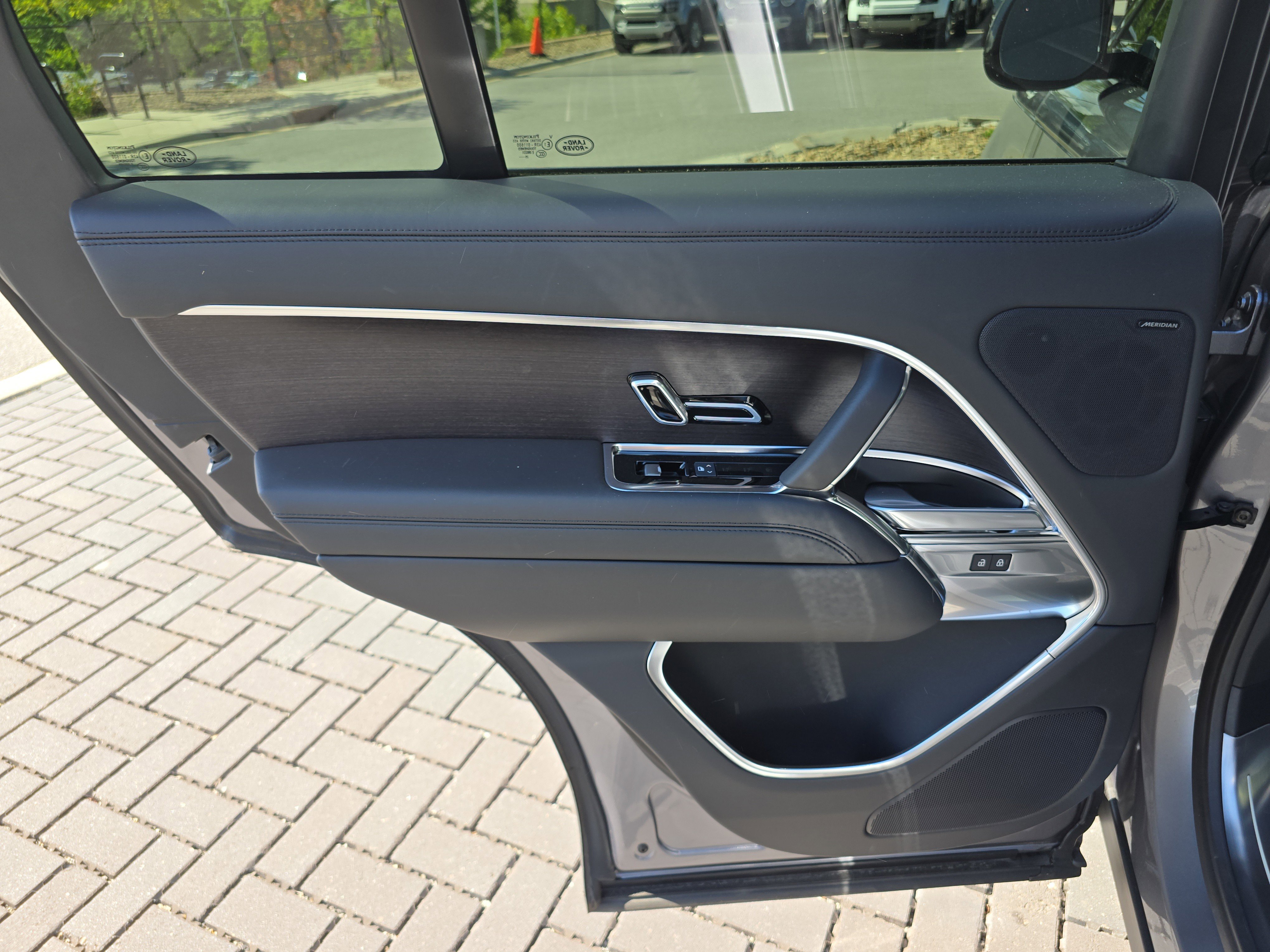 Certified 2026 Land Rover Range Rover SE AWD/4WD image 13