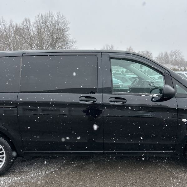 Used 2018 Mercedes-Benz Metris Passenger image 15