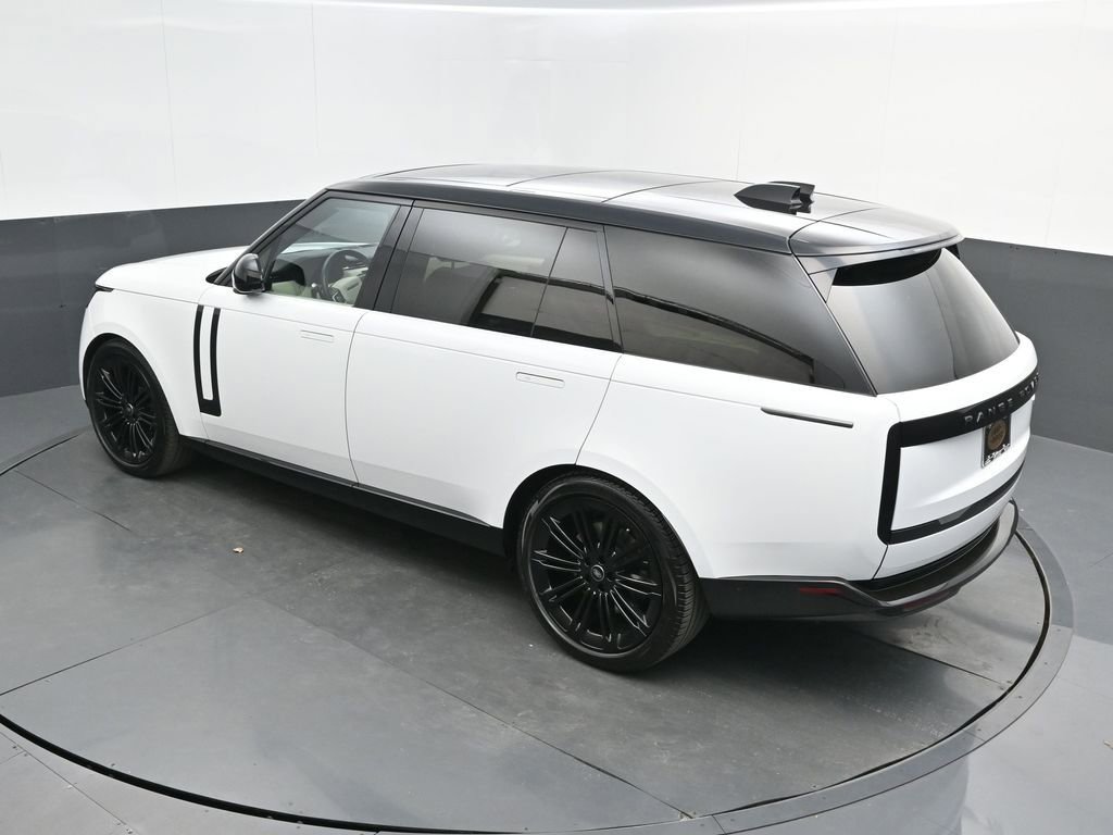 Used 2022 Land Rover Range Rover Long Wheelbase SE image 37