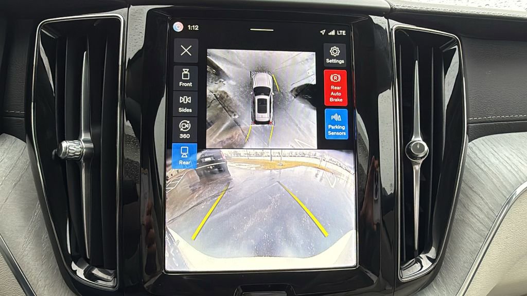 Certified 2024 Volvo XC60 T8 Ultimate w/ Climate Package image 18
