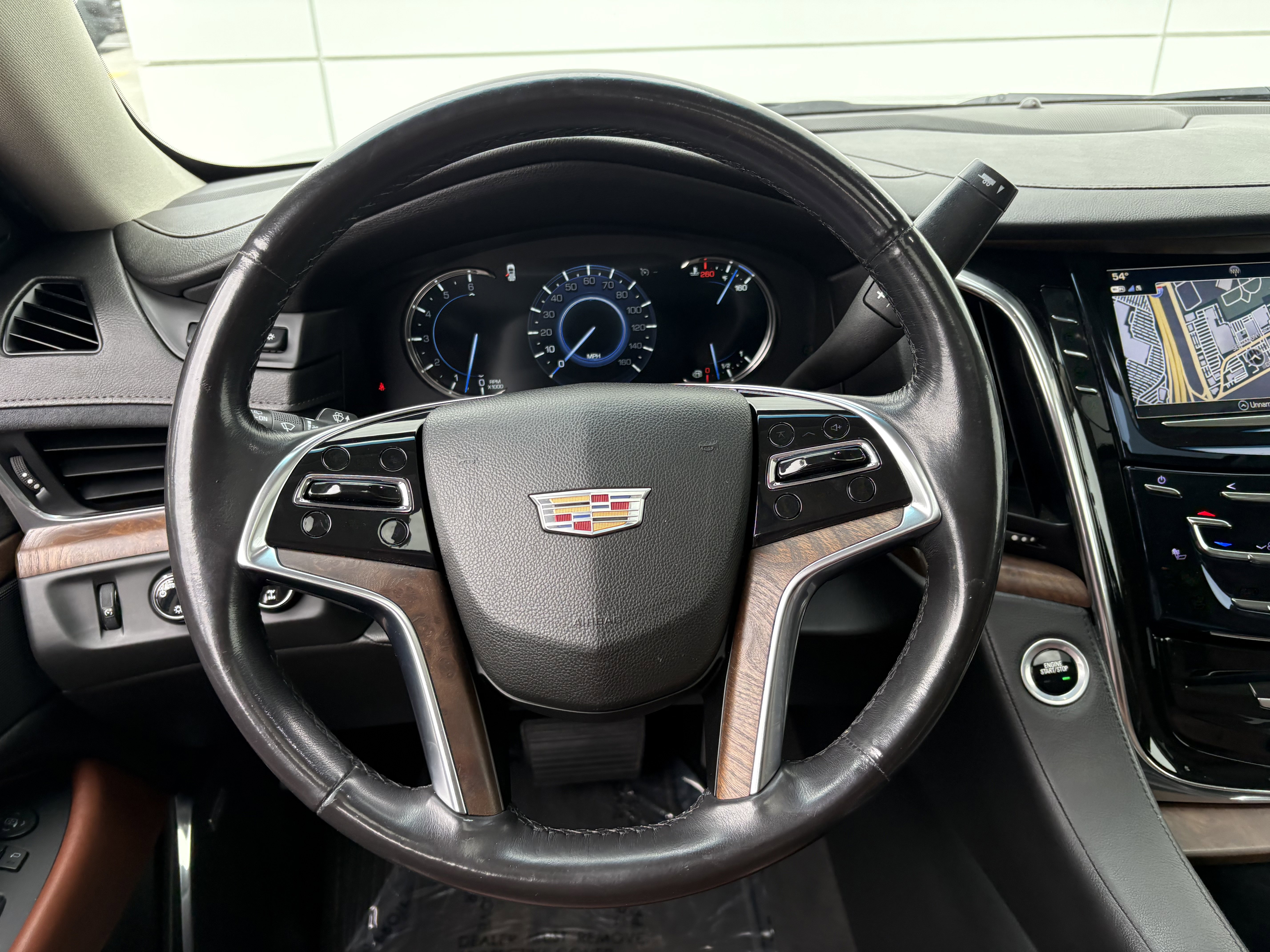 Used 2018 Cadillac Escalade Luxury image 18