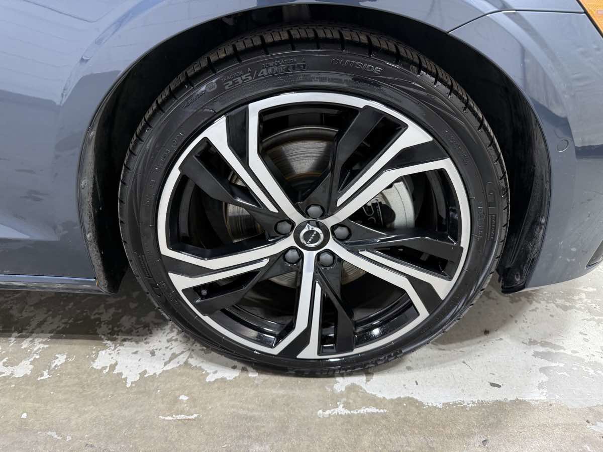 Used 2024 Volvo S60 B5 Plus image 6