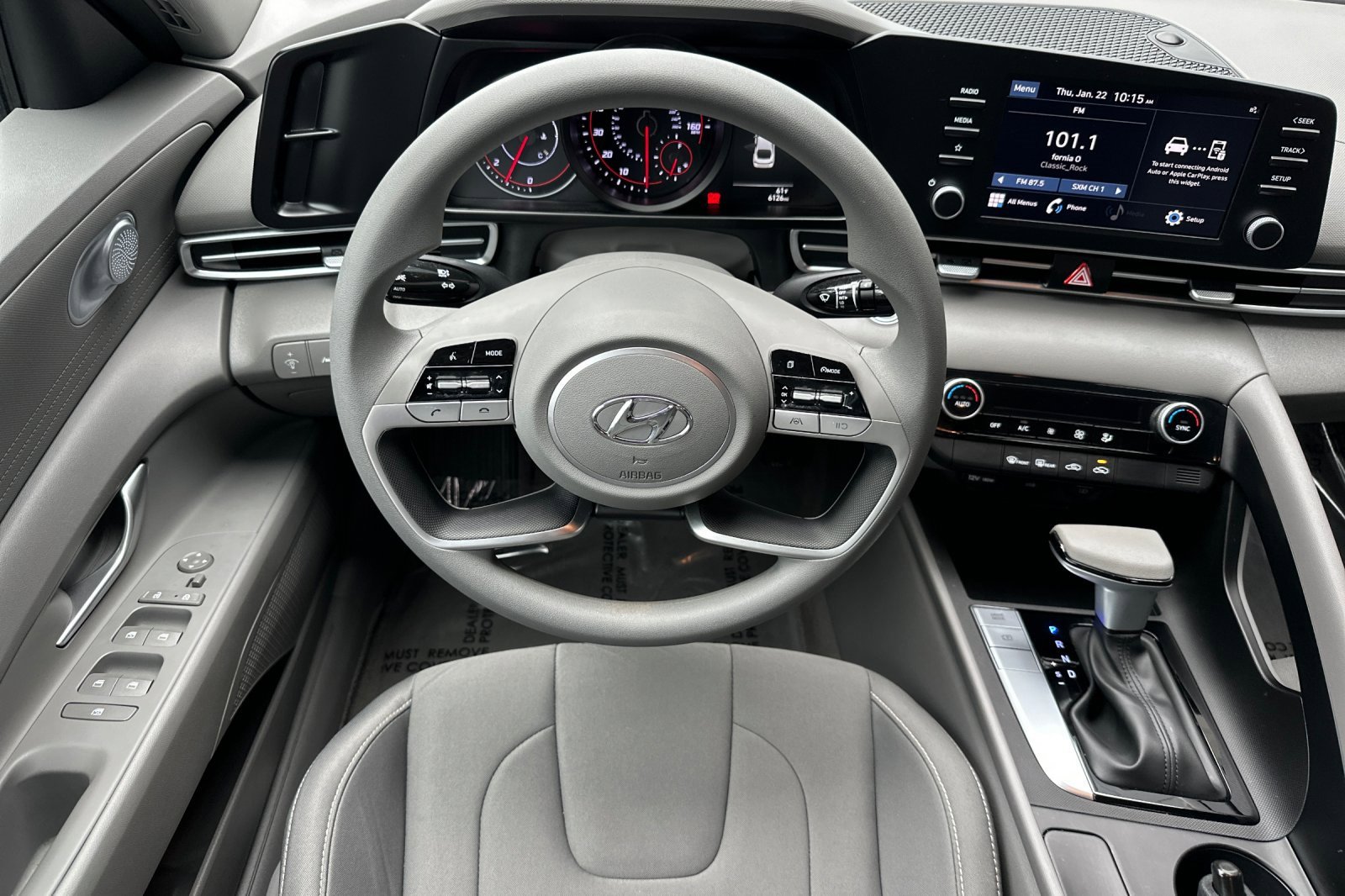 Used 2023 Hyundai Elantra SEL image 14