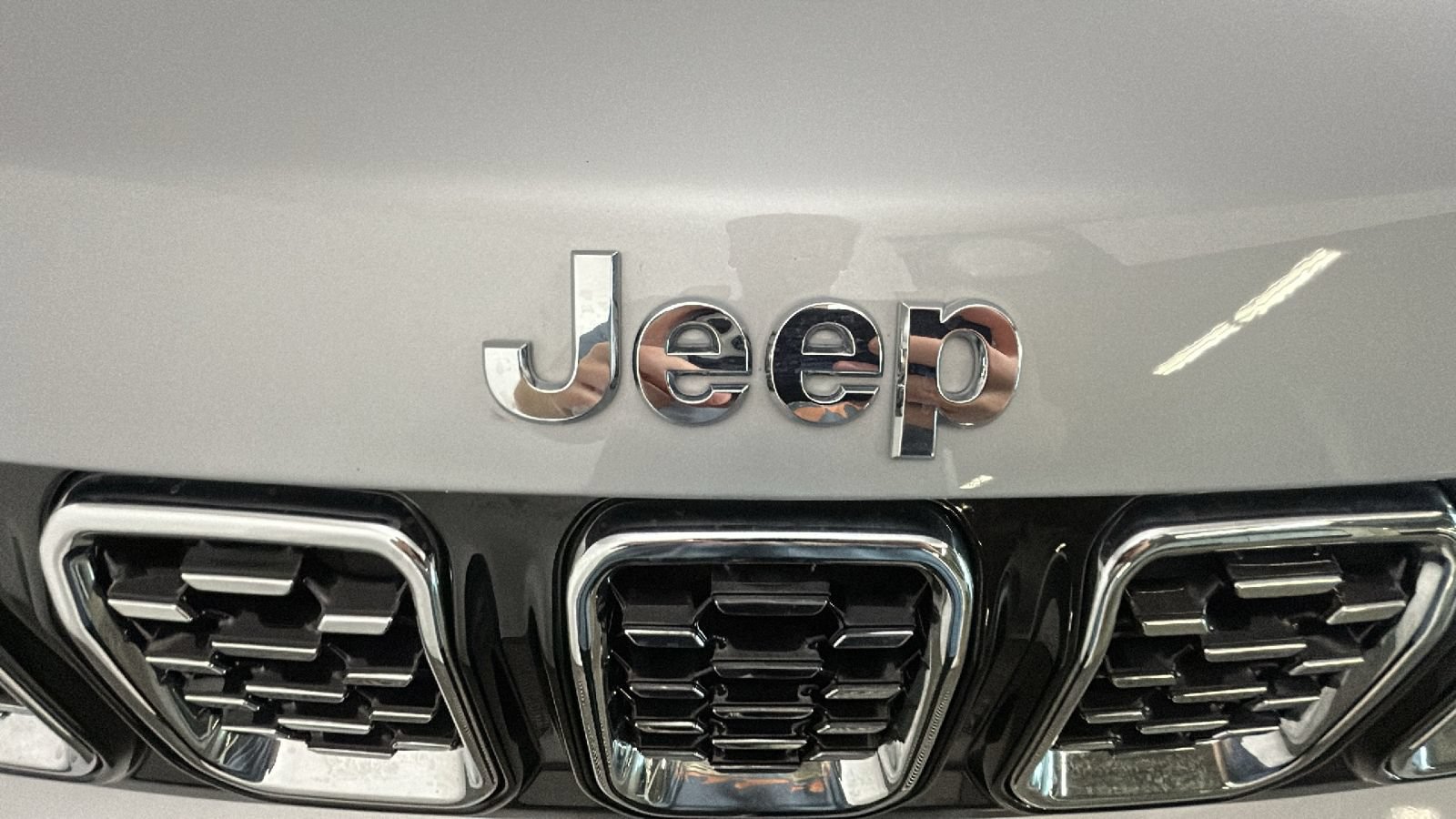 Used 2025 Jeep Compass Limited AWD/4WD image 10