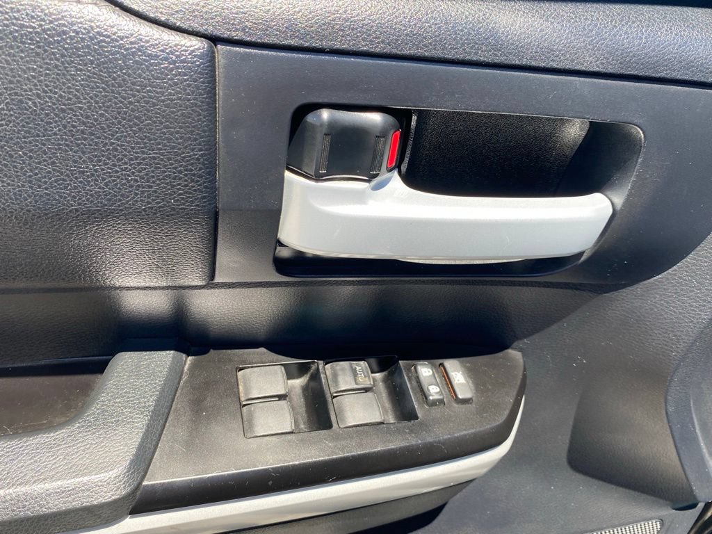 Used 2018 Toyota Tundra SR5 AWD/4WD image 22