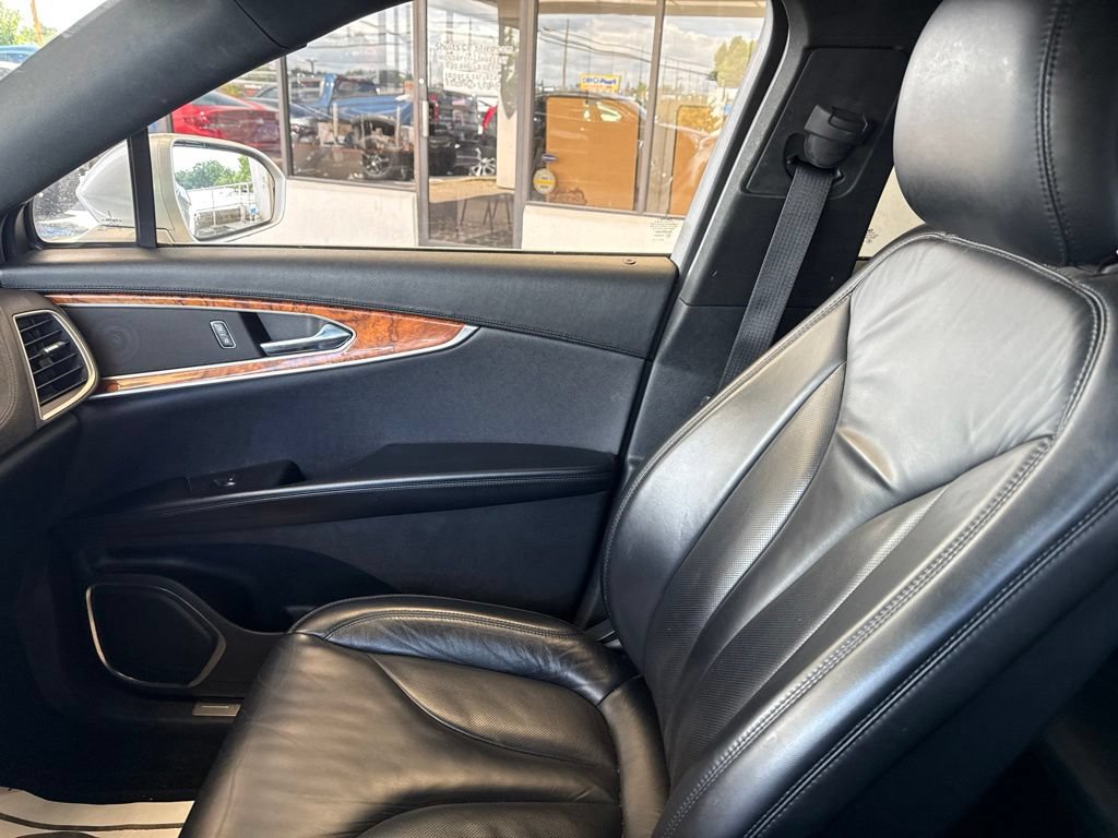 Used 2018 Lincoln MKX Select w/ Select Plus Package AWD/4WD image 23