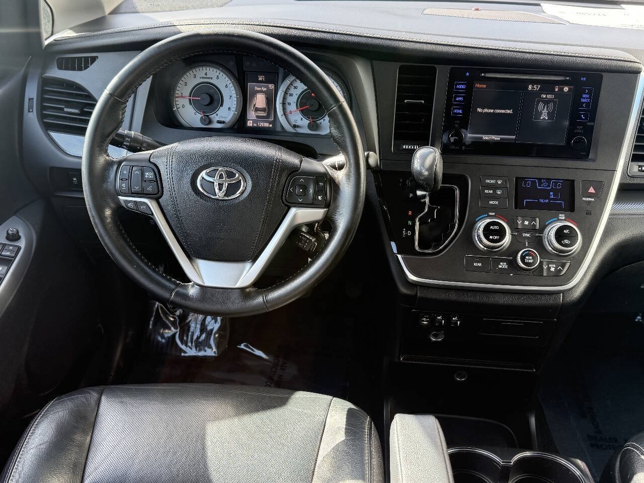Used 2015 Toyota Sienna SE FWD image 5