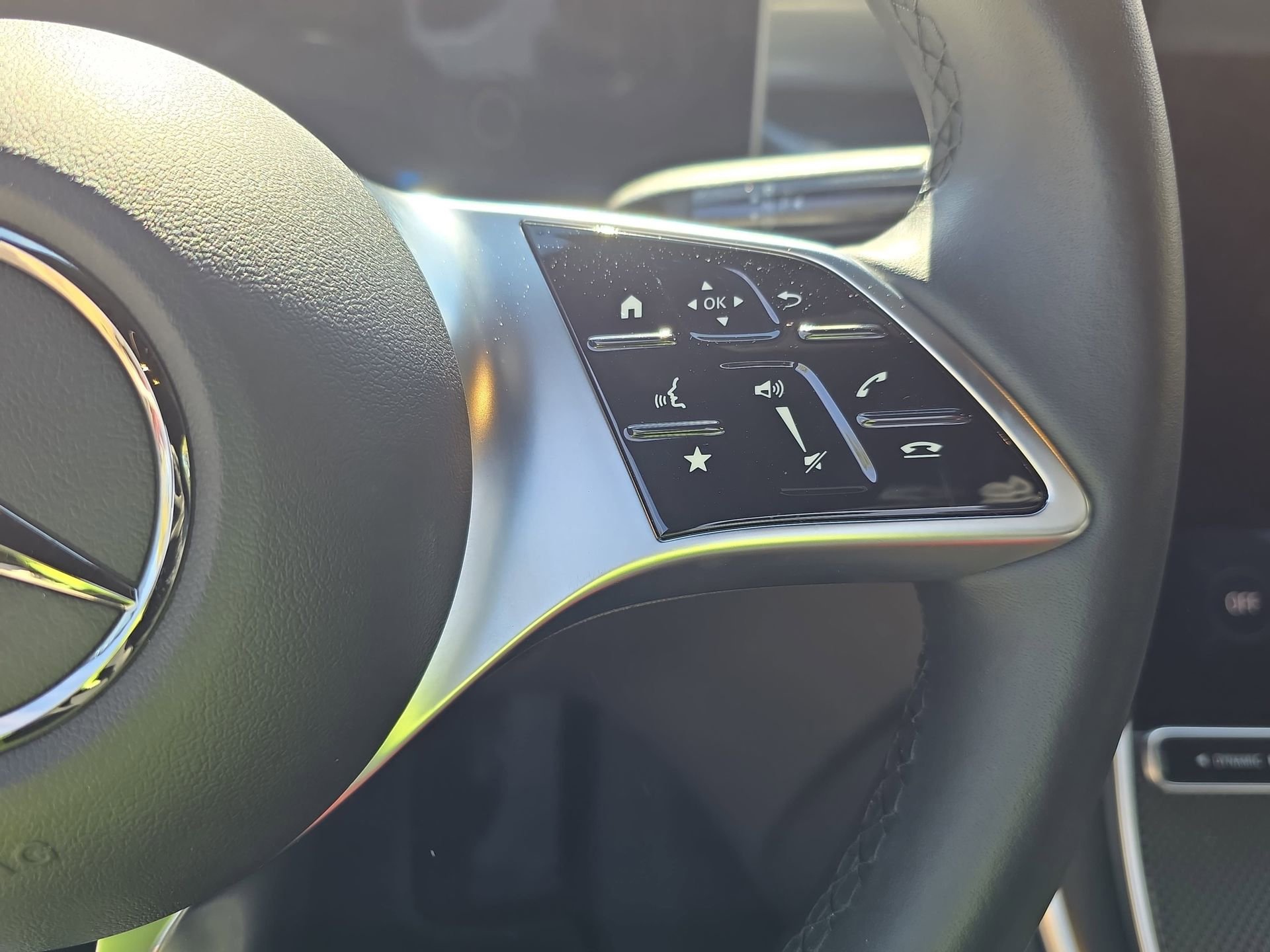 Certified 2025 Mercedes-Benz GLC 300 4MATIC image 18