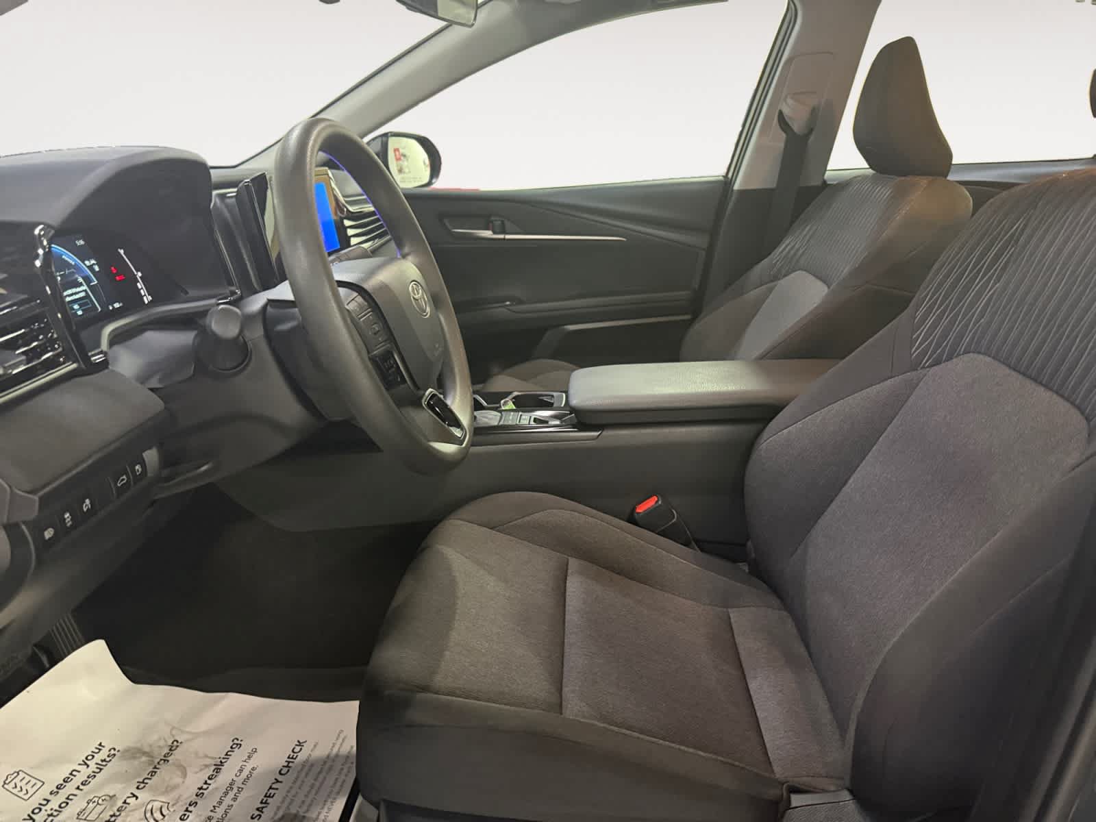 Used 2025 Toyota Camry LE FWD image 15