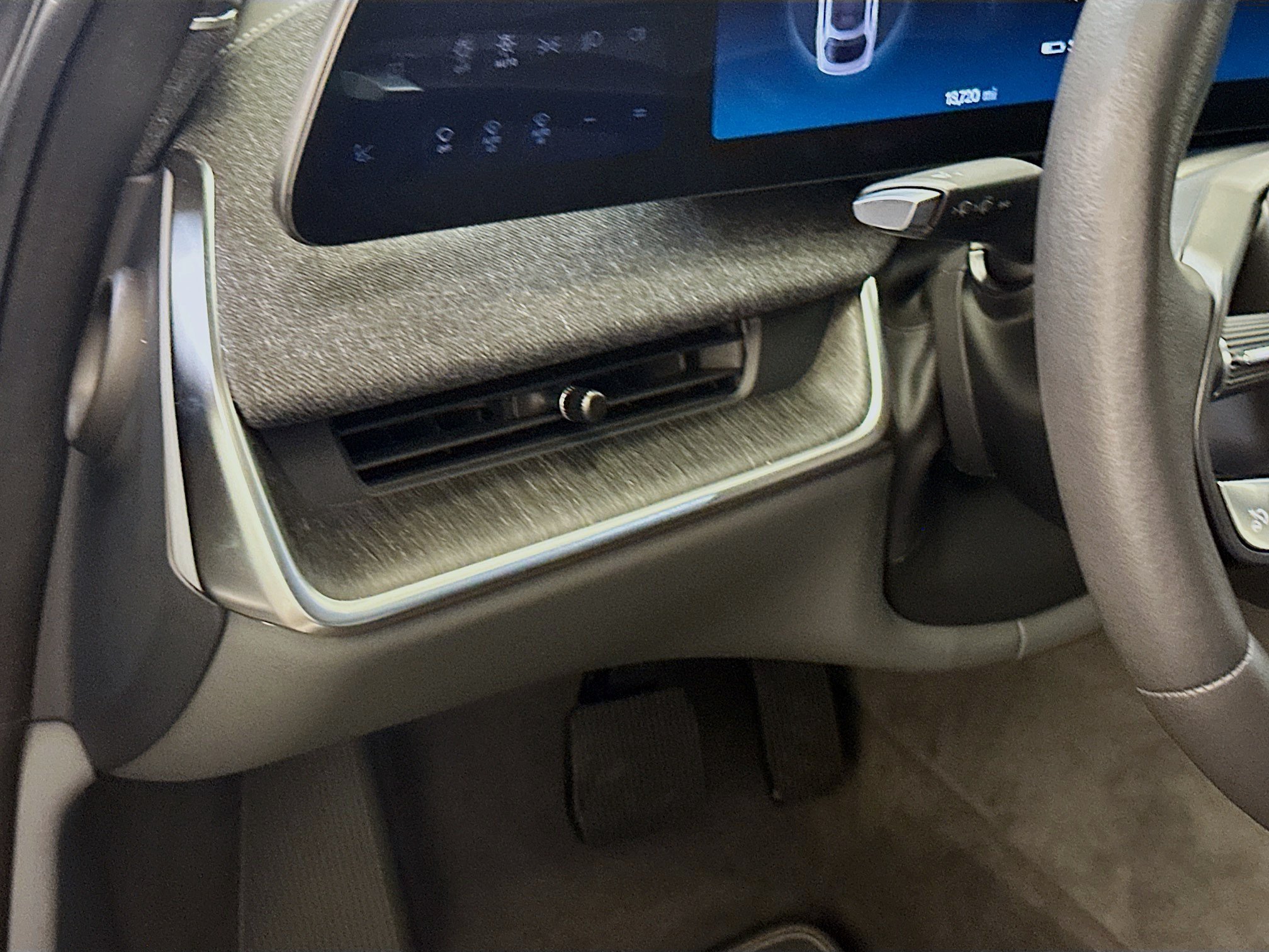 Used 2024 Lucid Air Touring AWD/4WD image 17