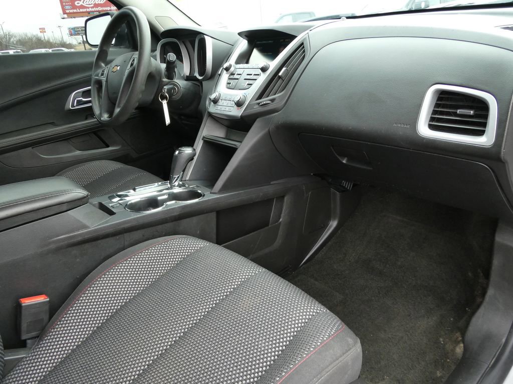 Used 2017 Chevrolet Equinox LS image 14