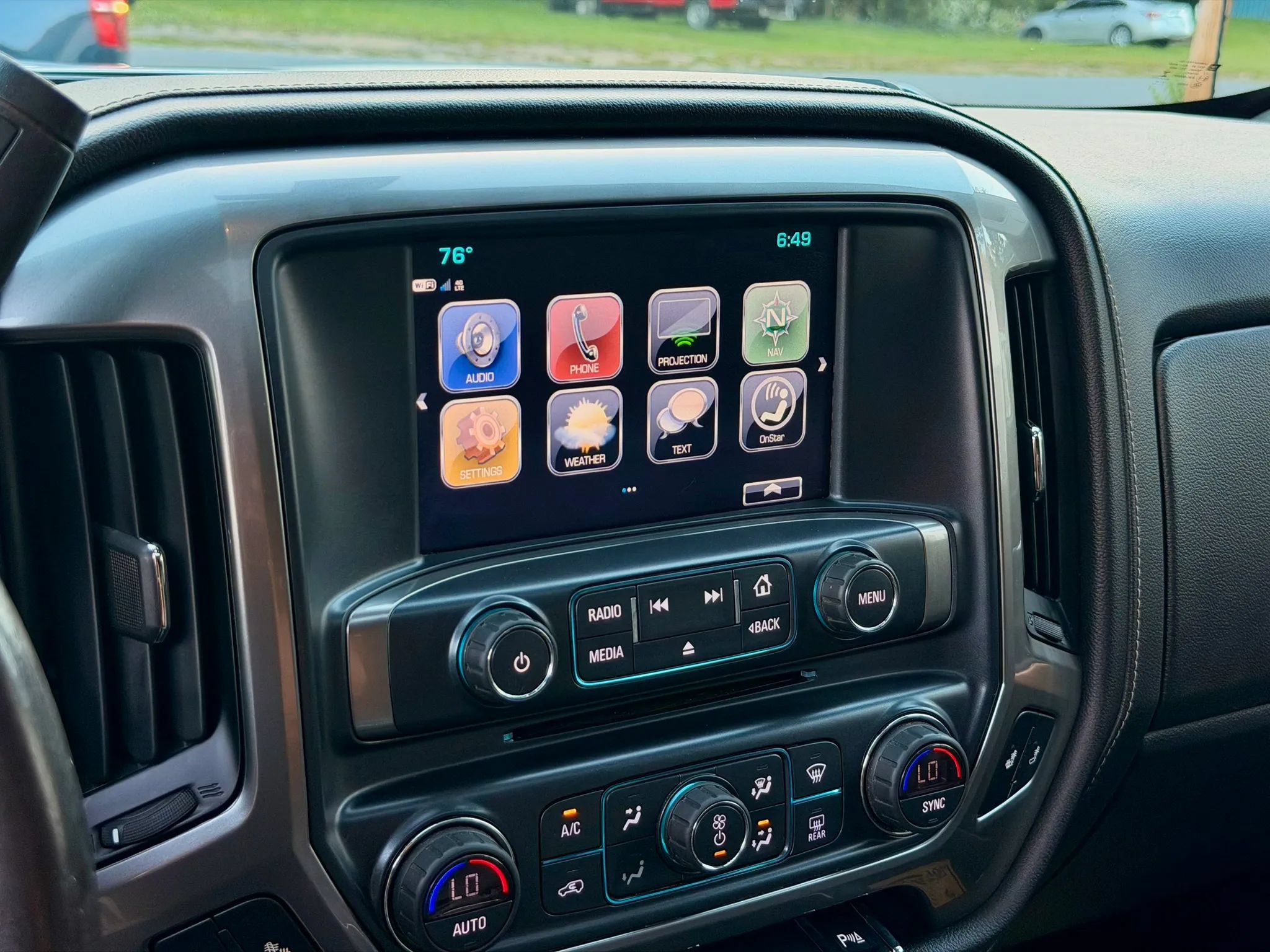 Used 2018 Chevrolet Silverado 1500 LTZ w/ Sport Package AWD/4WD image 27