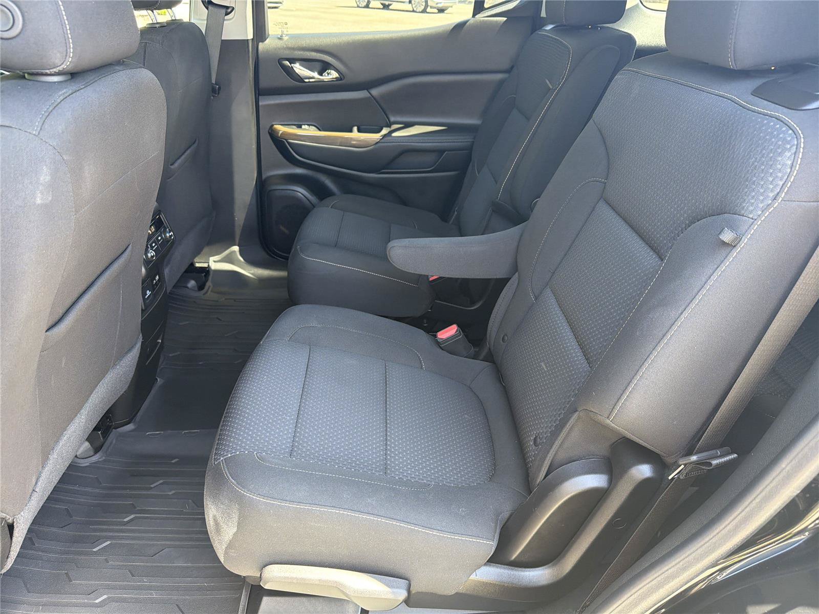 Used 2023 GMC Acadia SLE w/ Driver Convenience Package AWD/4WD image 23