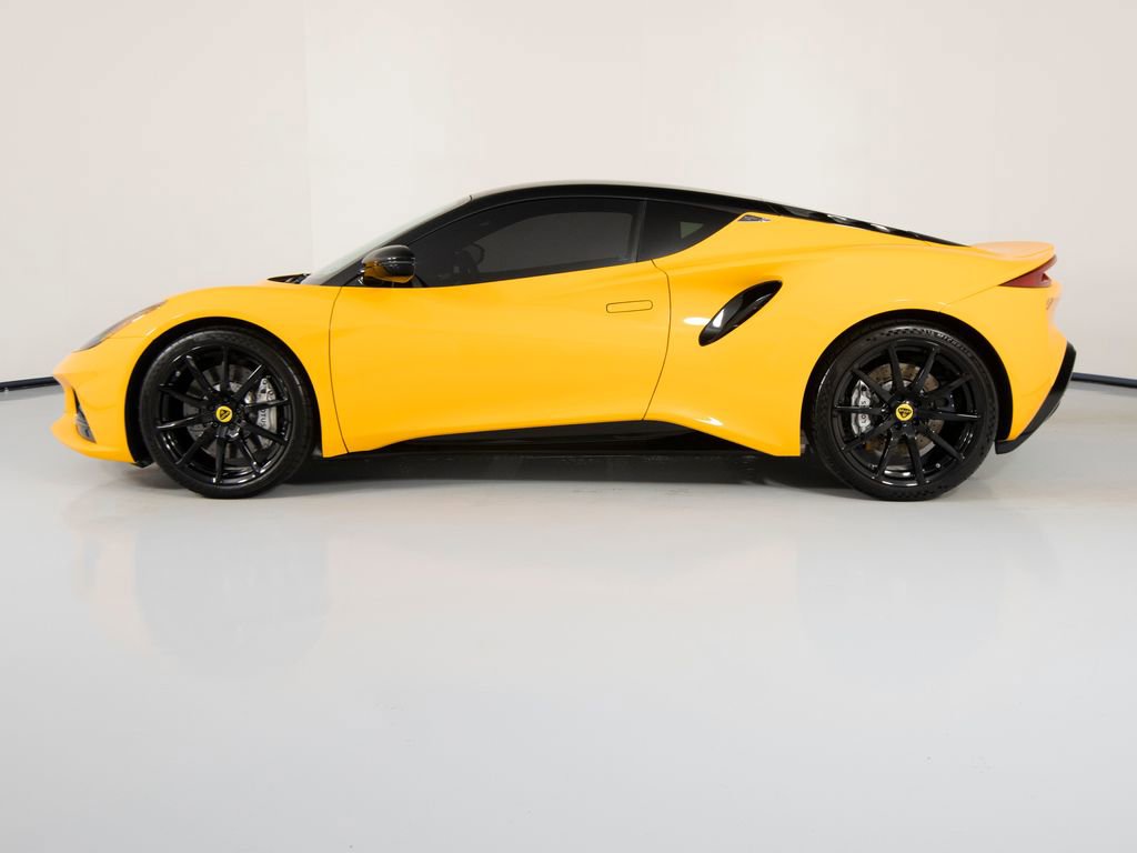 Used 2025 Lotus Emira image 8