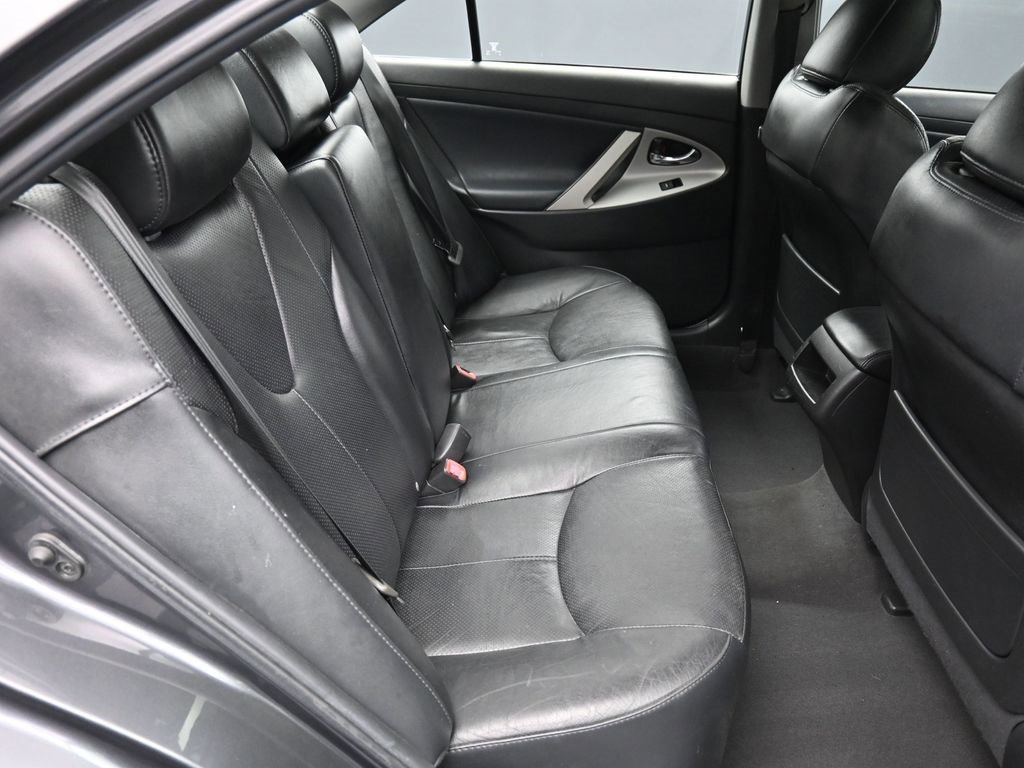 Used 2011 Toyota Camry SE image 24