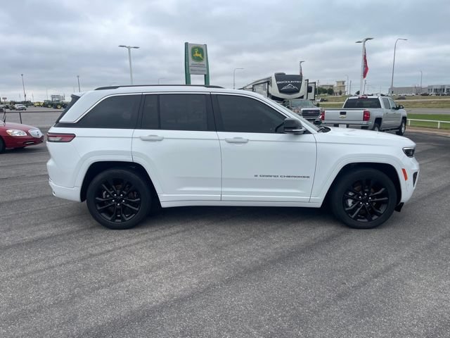 Used 2023 Jeep Grand Cherokee Overland AWD/4WD image 4
