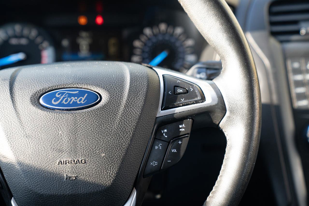 Used 2018 Ford Fusion SE w/ Equipment Group 201A FWD image 36