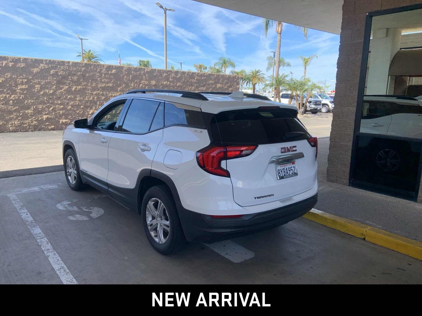 Used 2019 GMC Terrain SLE w/ Driver Convenience Package image 4