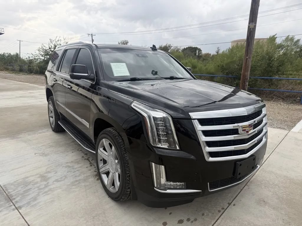 Used 2018 Cadillac Escalade Luxury RWD image 3