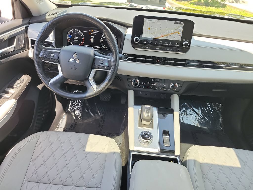 Used 2024 Mitsubishi Outlander SEL AWD/4WD image 27