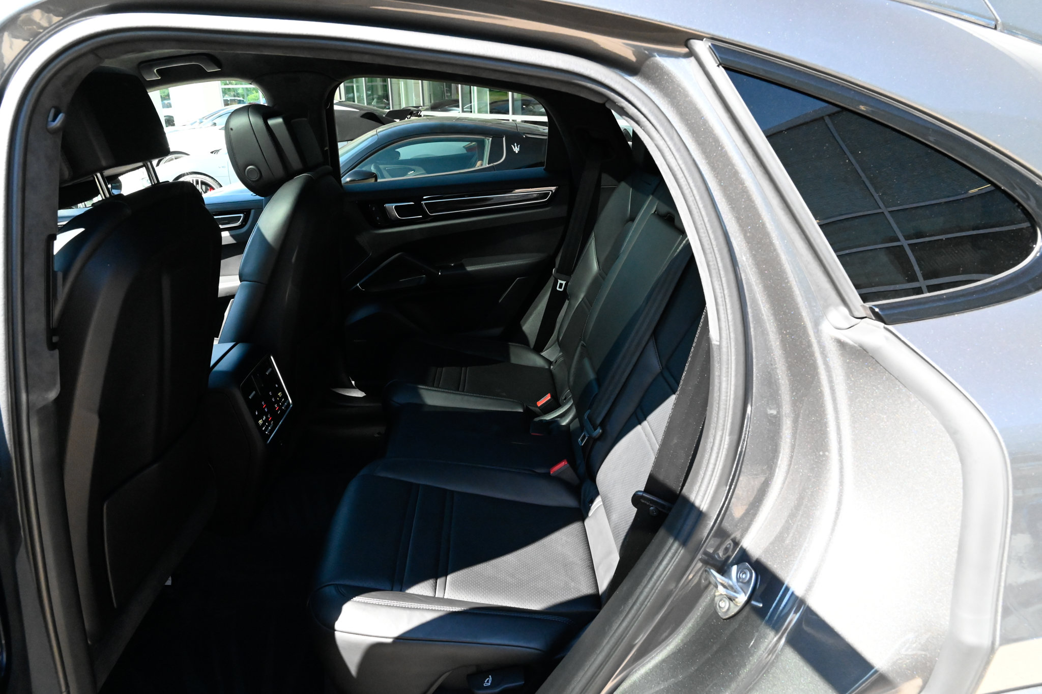 Used 2023 Porsche Cayenne GTS AWD/4WD image 40