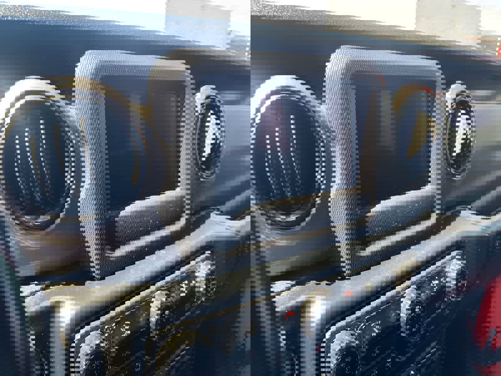 Used 2020 Jeep Wrangler Sport S image 13