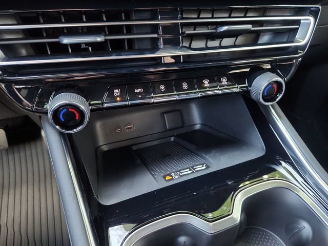 New 2026 Chevrolet Traverse LT w/ Driver Confidence Package FWD image 29