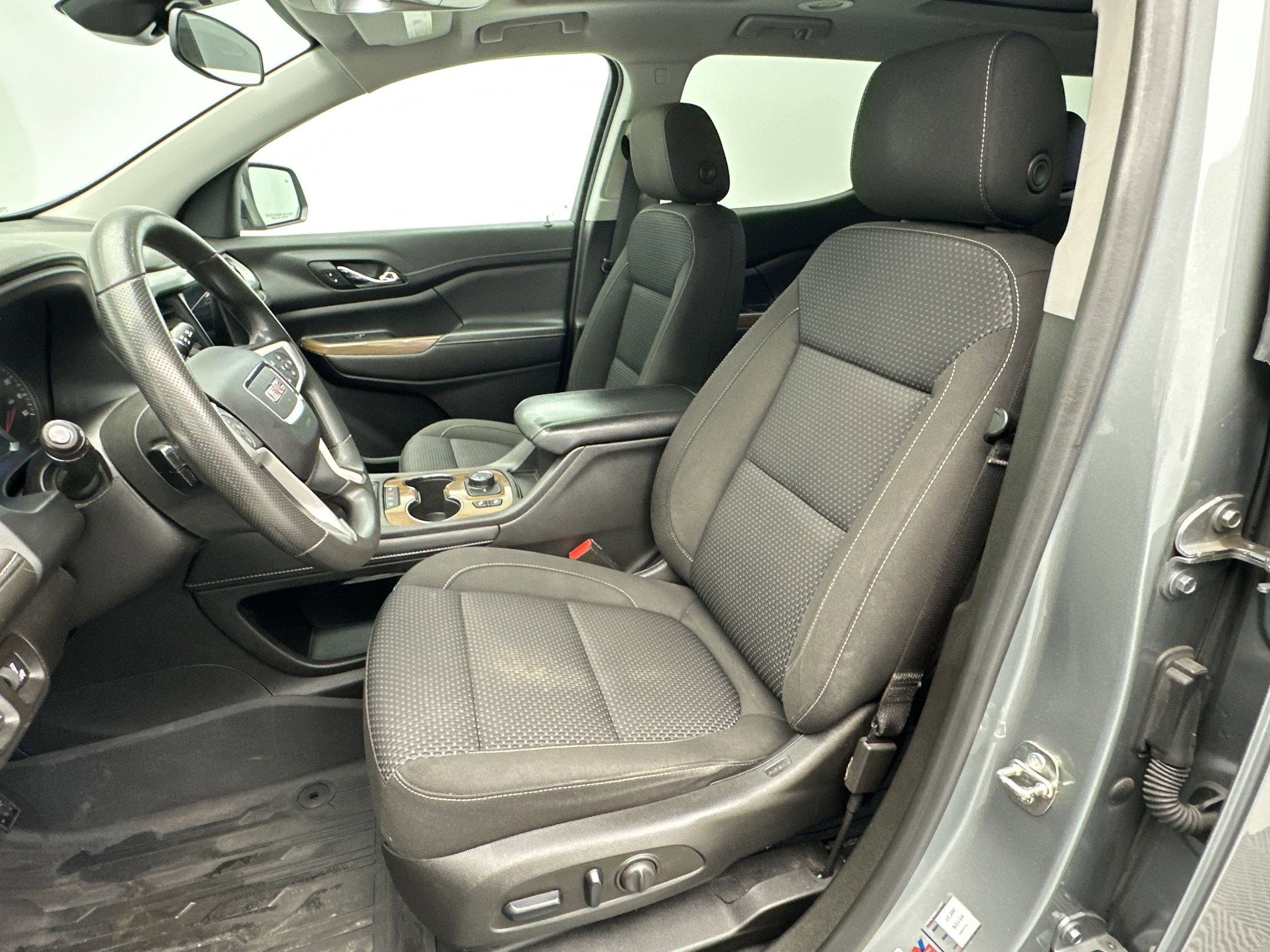 Certified 2023 GMC Acadia SLE w/ Driver Convenience Package AWD/4WD image 5
