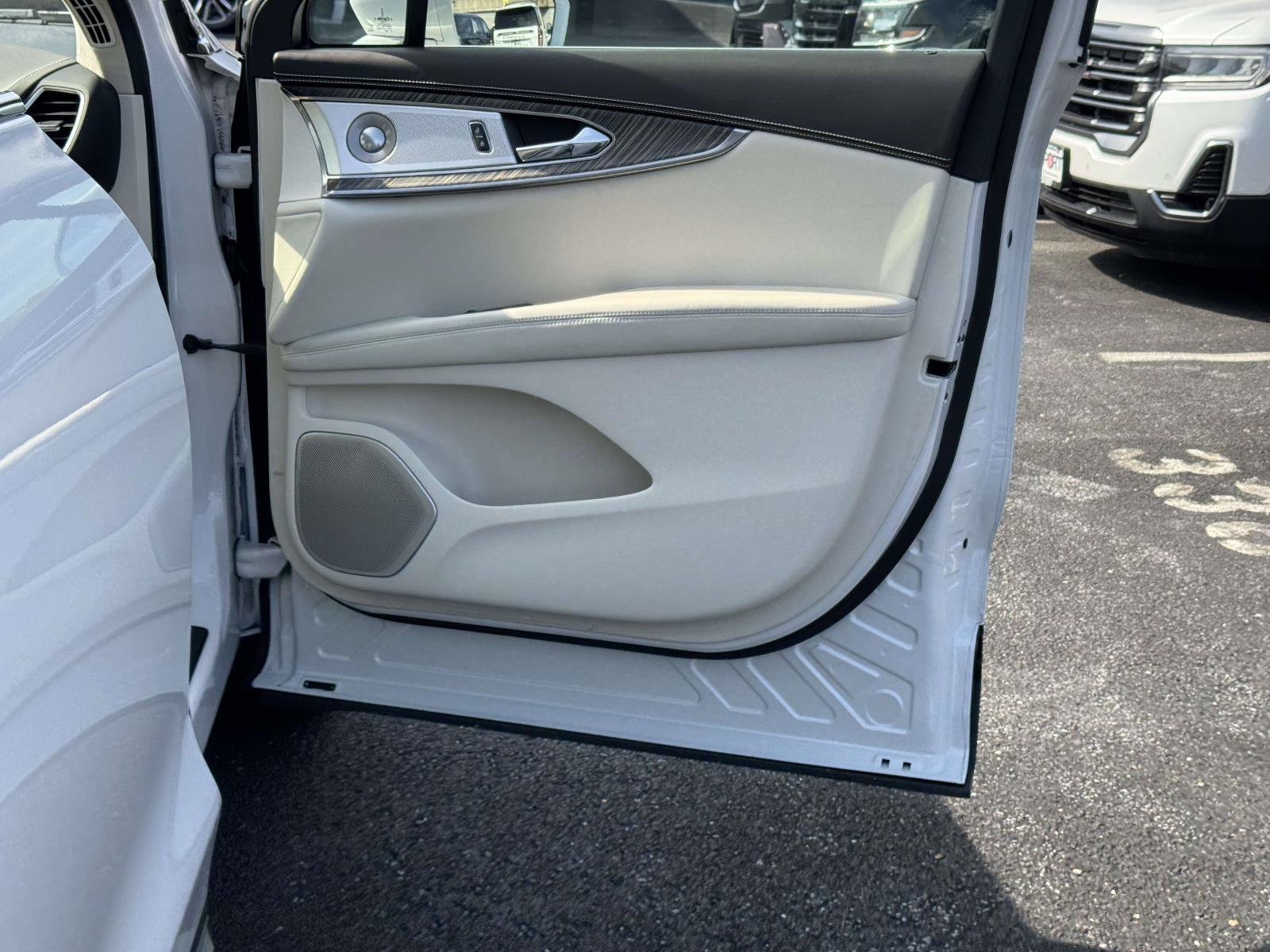 Used 2019 Lincoln Nautilus Black Label AWD/4WD image 14