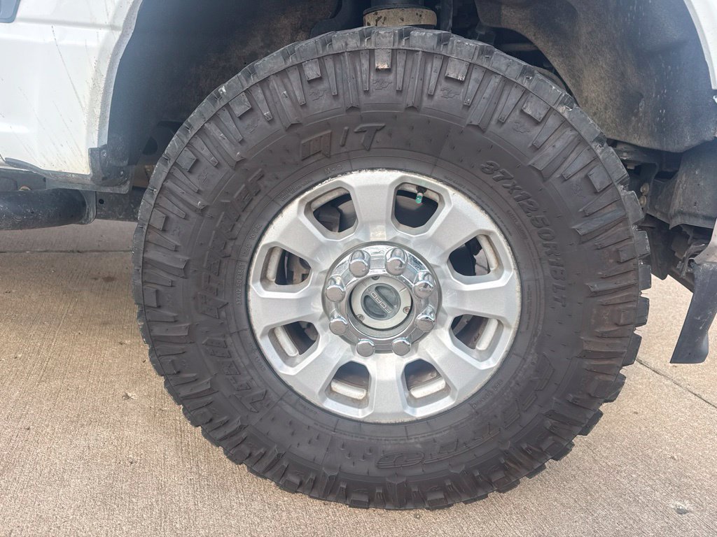 Used 2023 Ford F250 XLT AWD/4WD image 2