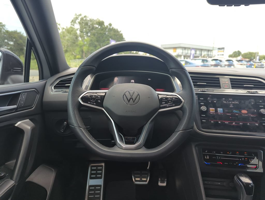 Certified 2023 Volkswagen Tiguan SE R-Line FWD image 17