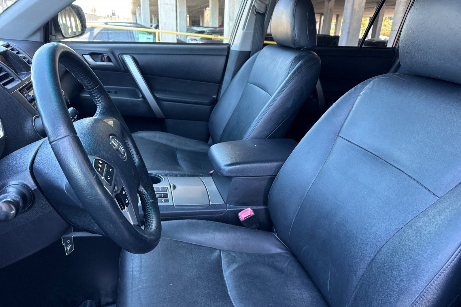 Used 2013 Toyota Highlander 4WD Hybrid w/ Leather Premium Pkg image 5