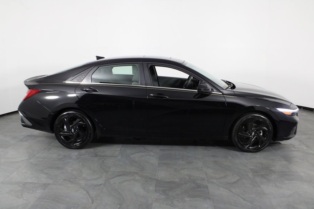 Certified 2026 Hyundai Elantra SEL Sport Premium w/ Cargo Package FWD image 12