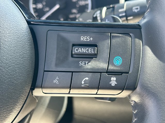 Used 2023 Nissan Rogue SL AWD/4WD image 44
