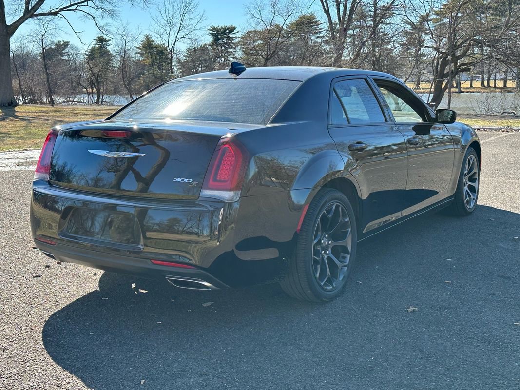 Used 2019 Chrysler 300 S image 6