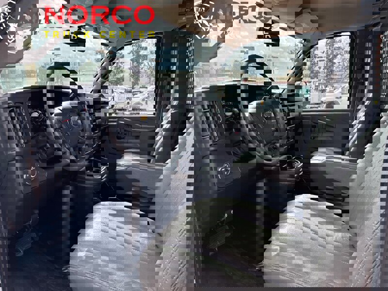 Used 2021 Chevrolet Express 2500 w/ Driver Convenience Package image 17