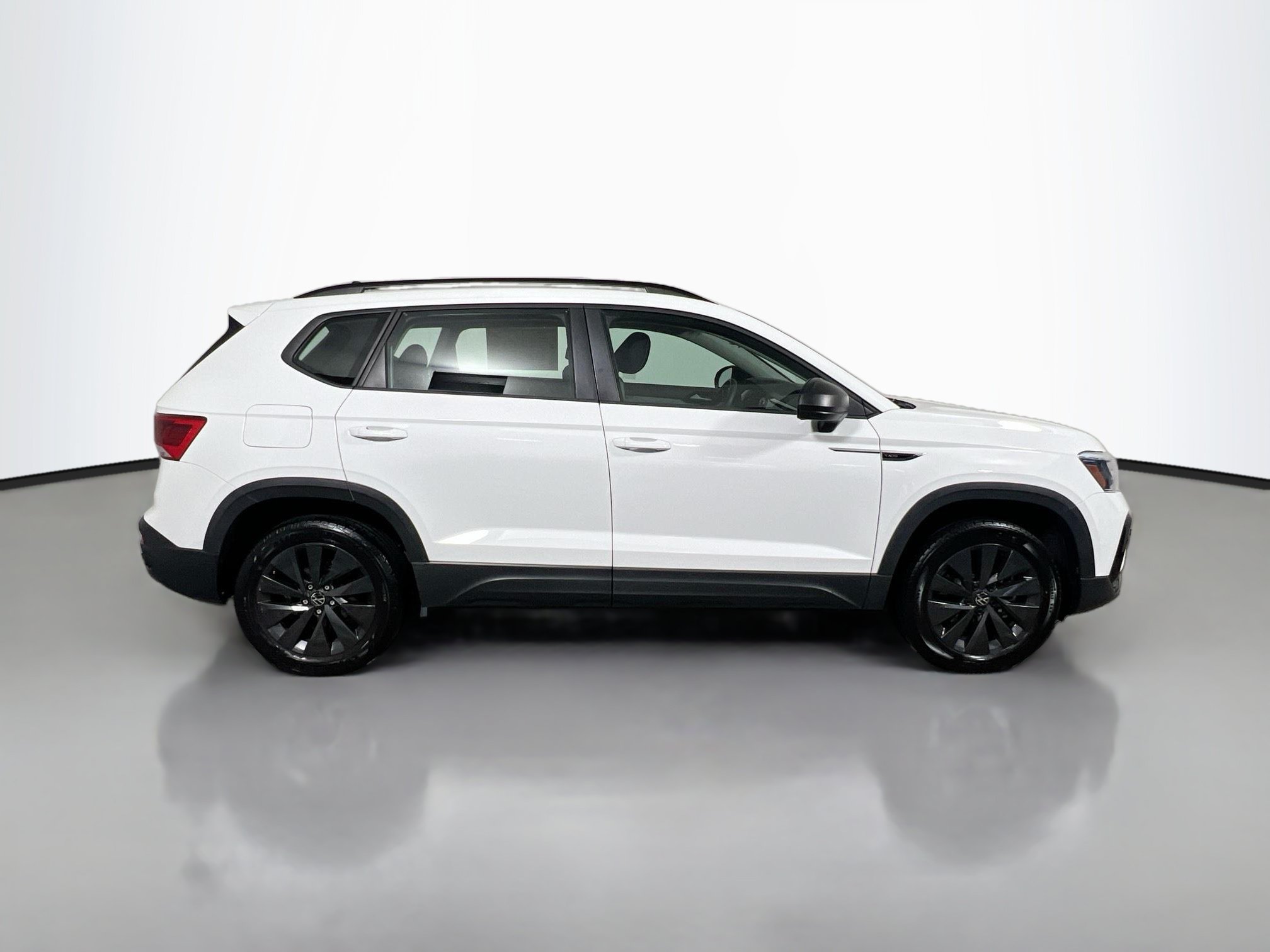 Used 2024 Volkswagen Taos S FWD image 3
