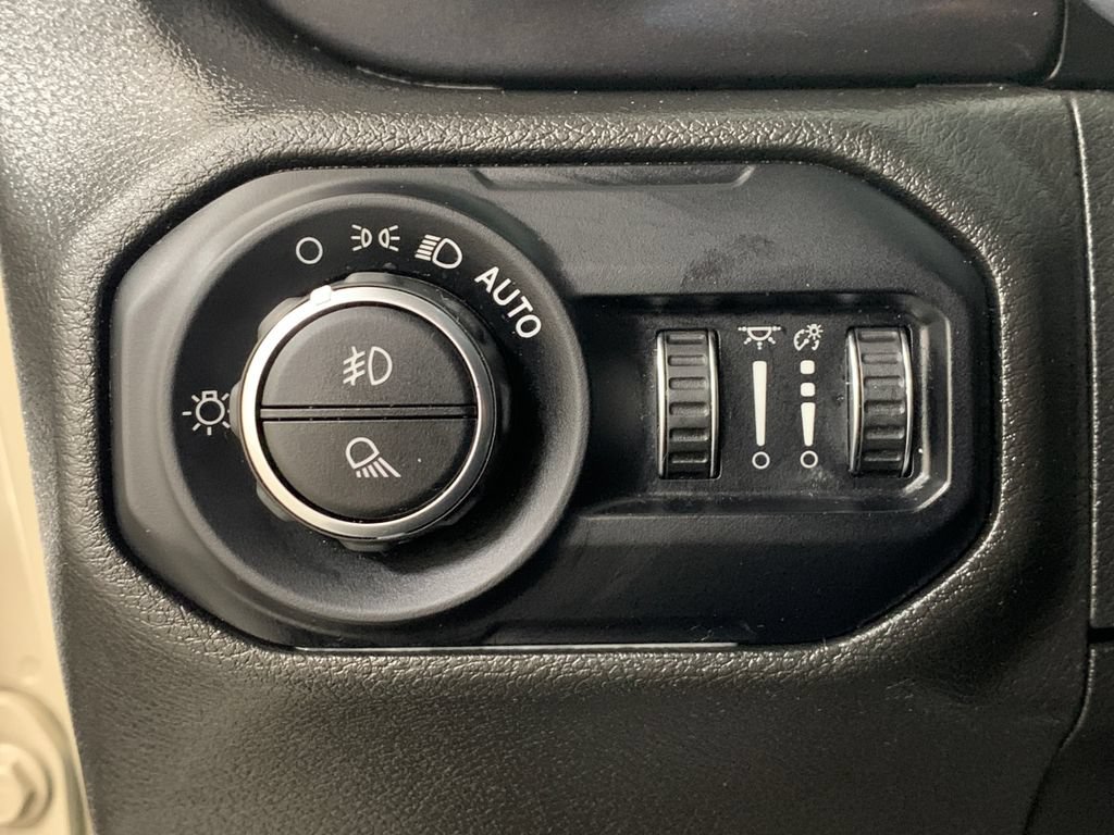 Used 2022 Jeep Gladiator Sport AWD/4WD image 14