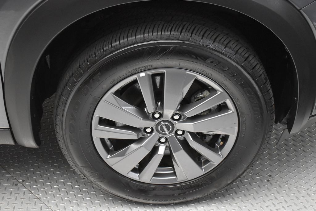 Certified 2025 Nissan Pathfinder SV FWD image 34