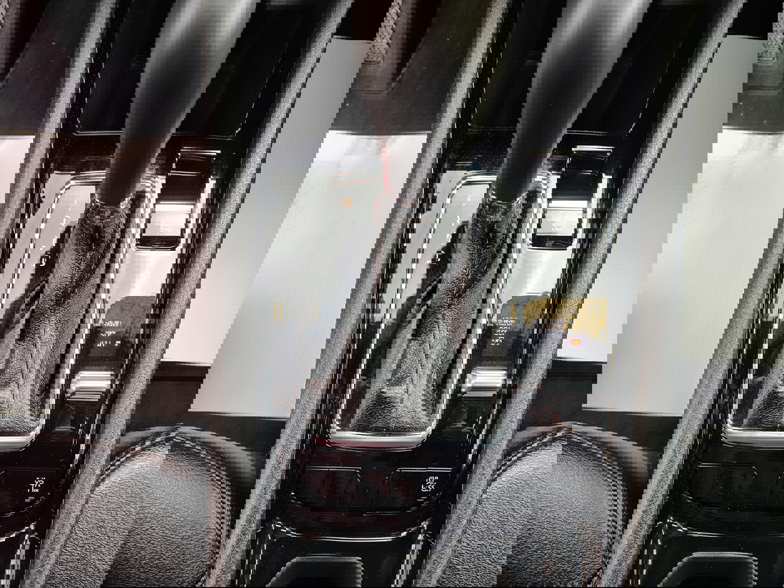 Certified 2024 Jeep Compass Limited image 32