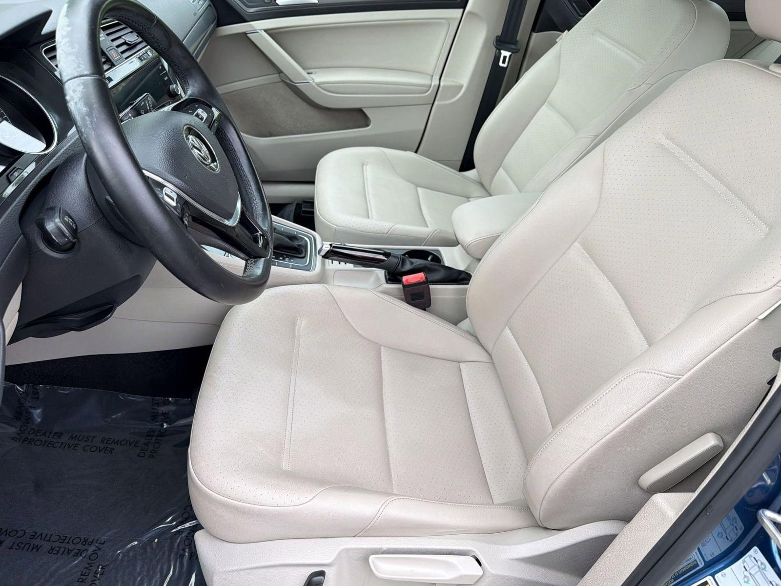 Used 2018 Volkswagen Golf SE image 5