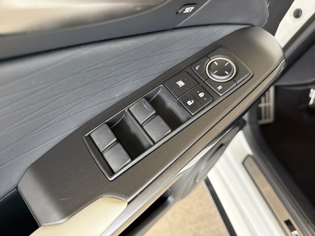 Certified 2022 Lexus IS 350 F Sport RWD image 9