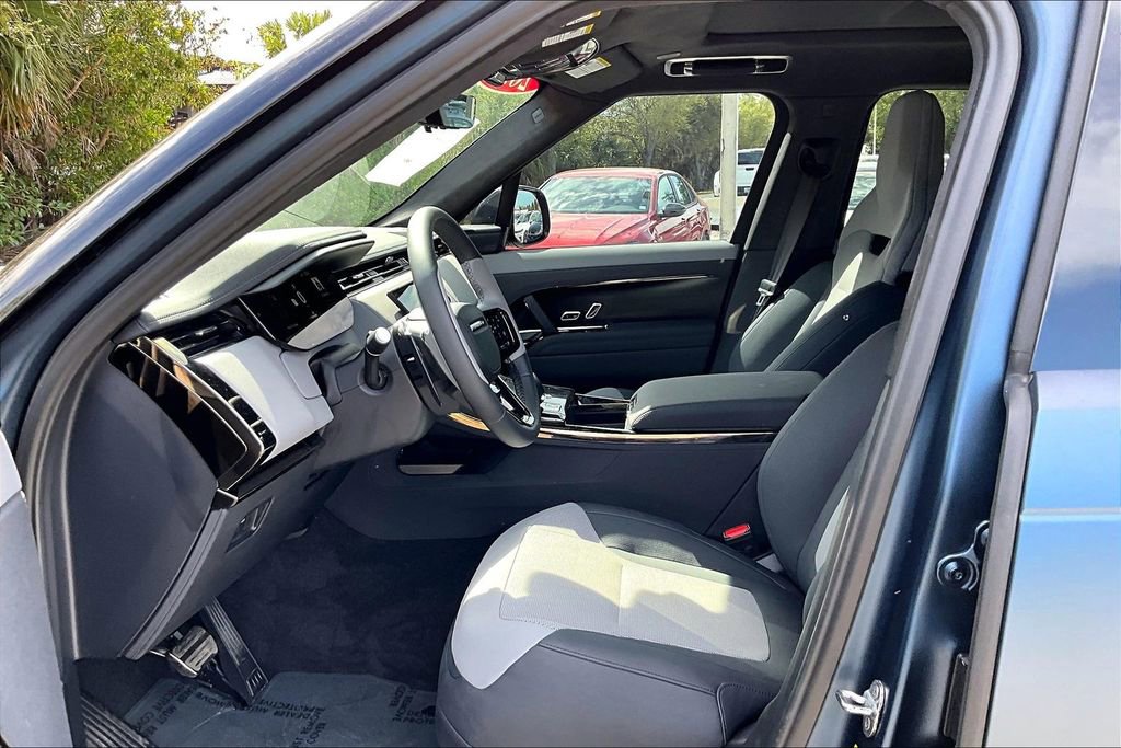 Used 2025 Land Rover Range Rover Sport SV Edition Two image 21
