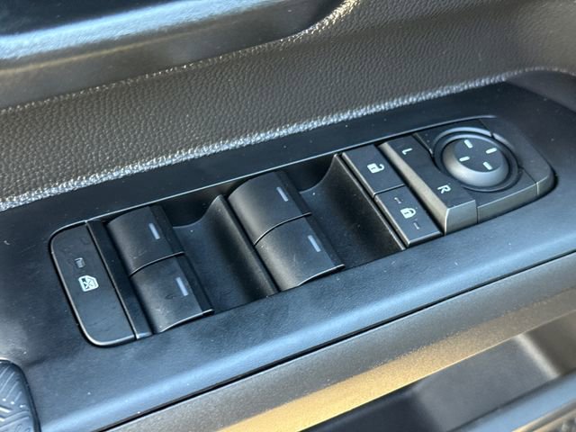 Used 2025 Toyota Tacoma SR5 image 19