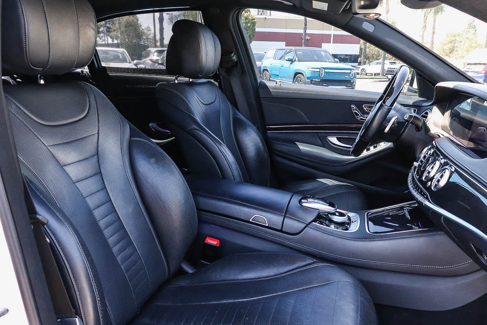 Used 2019 Mercedes-Benz S 560 Sedan image 31