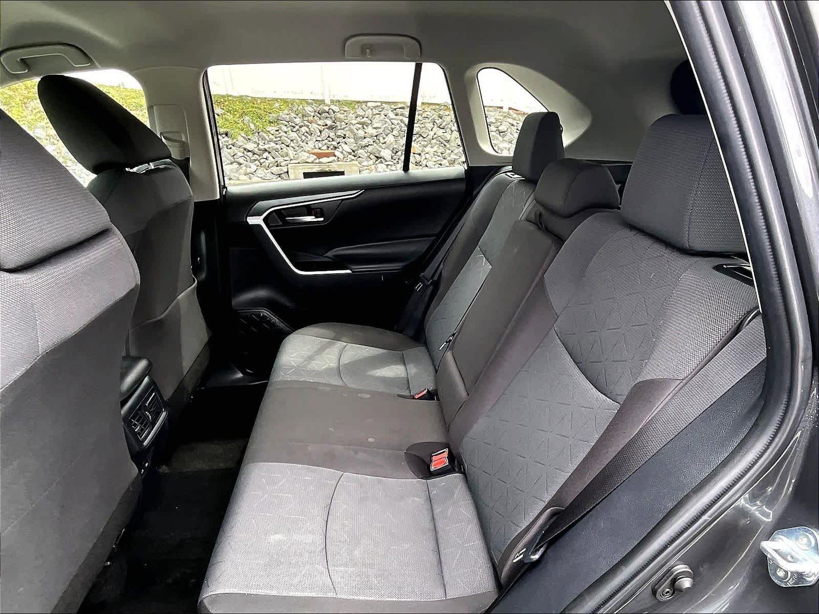 Used 2025 Toyota RAV4 XLE image 15
