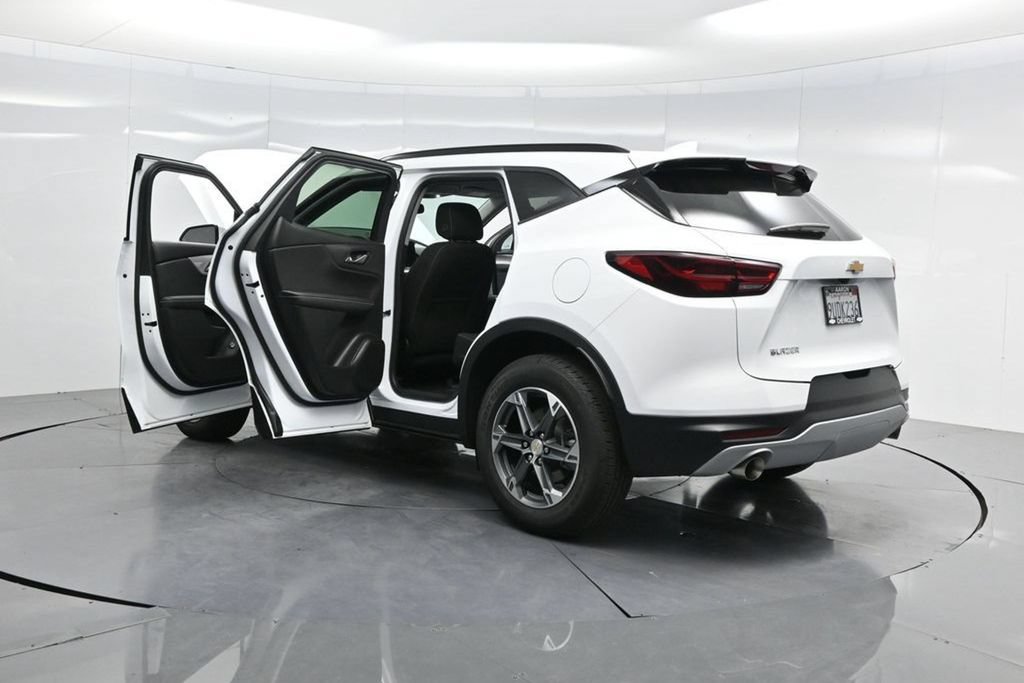 New 2025 Chevrolet Blazer LT w/ Convenience Package FWD image 55