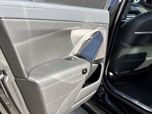 Used 2026 BMW 740i RWD image 11