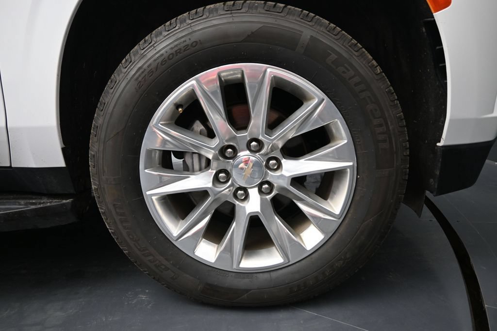 Used 2023 Chevrolet Suburban Premier AWD/4WD image 3