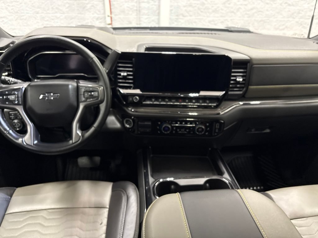 Used 2025 Chevrolet Silverado 2500 ZR2 w/ Technology Package AWD/4WD image 14
